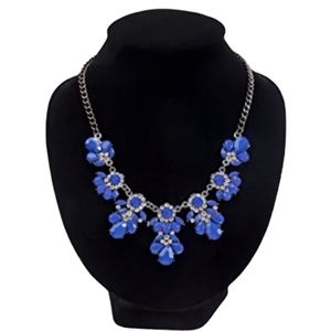 💕New Exquisite Necklace in Vintage Style With Flowers Shaped Ornaments💕